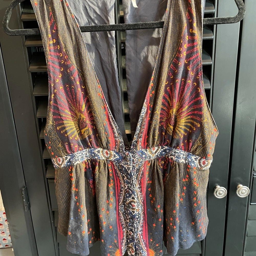 FP Low Cut V printed tank top